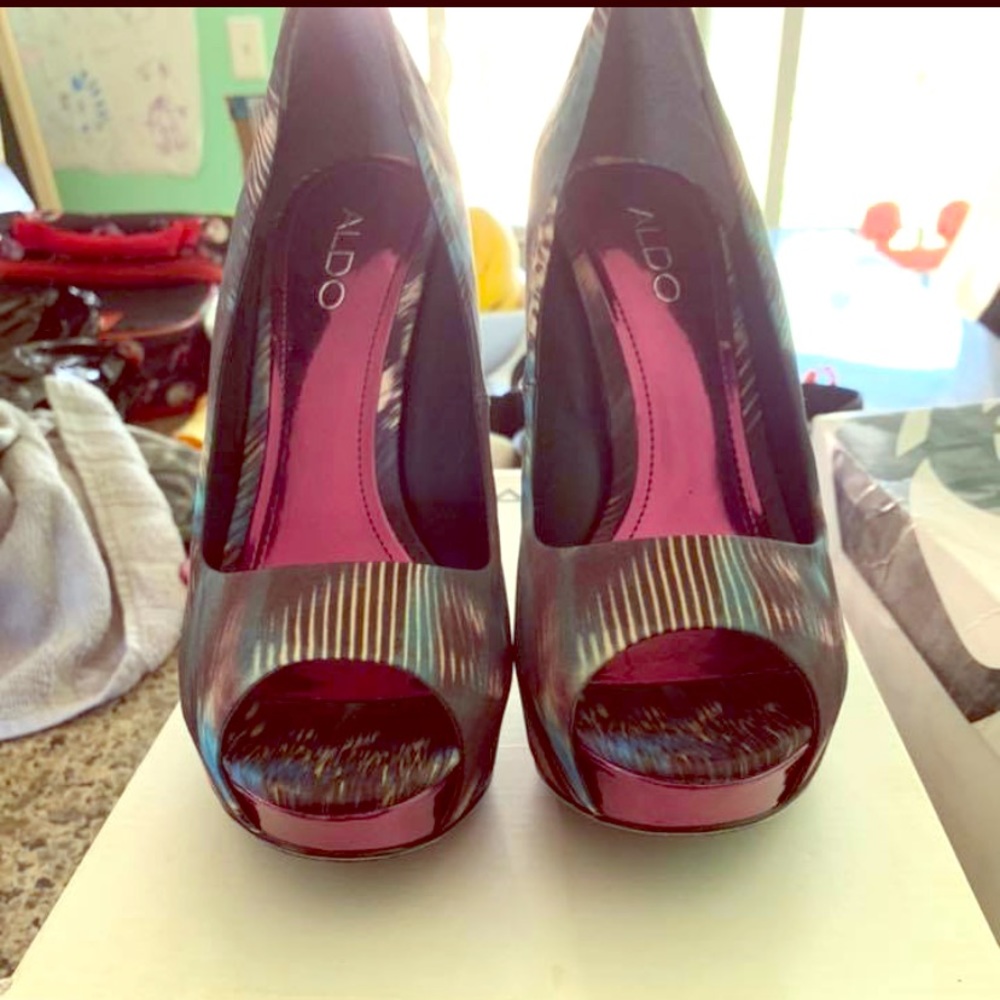 Aldo peep toe pumps